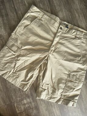 Carhartt Men's Tan Cargo Shorts - Lightweight Utility relaxed fit ripstop